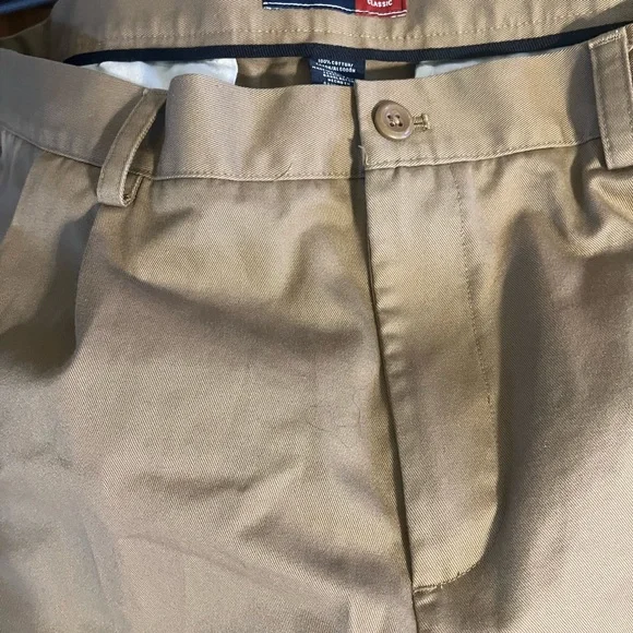 Men’s IZOD Pants - Picture 5 of 6